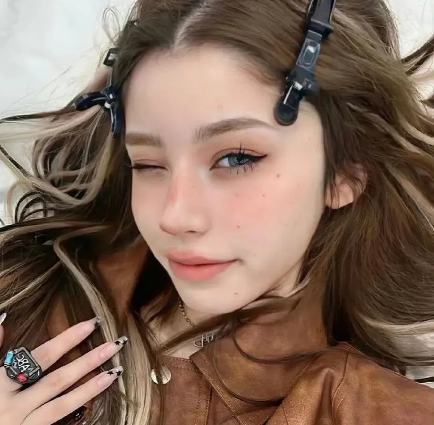 明天、我会成为谁的女友